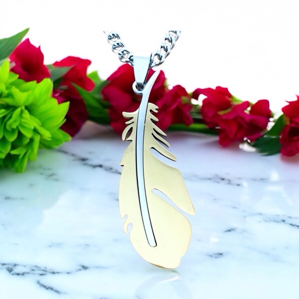 🆕 Feather Pendant Necklace Stainless Steel